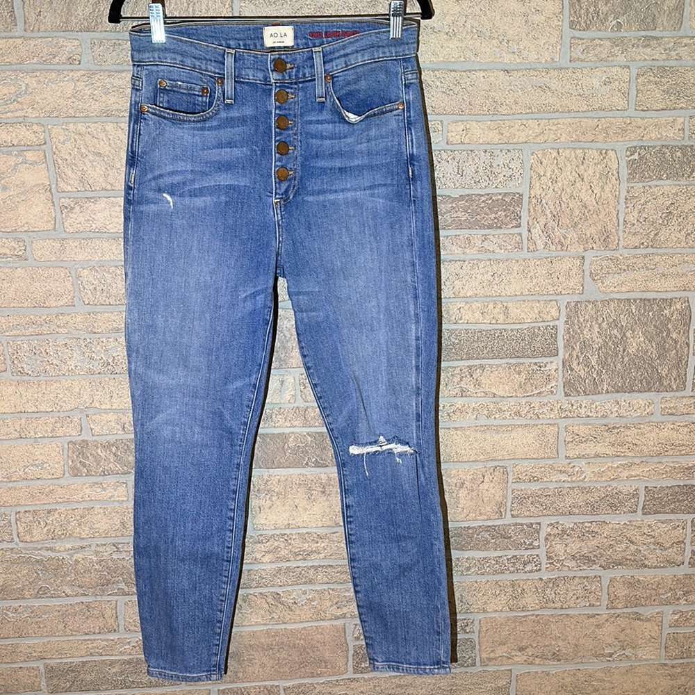 Alice + Olivia High Rise Button-Fly Skinny Jeans in Medium Blue